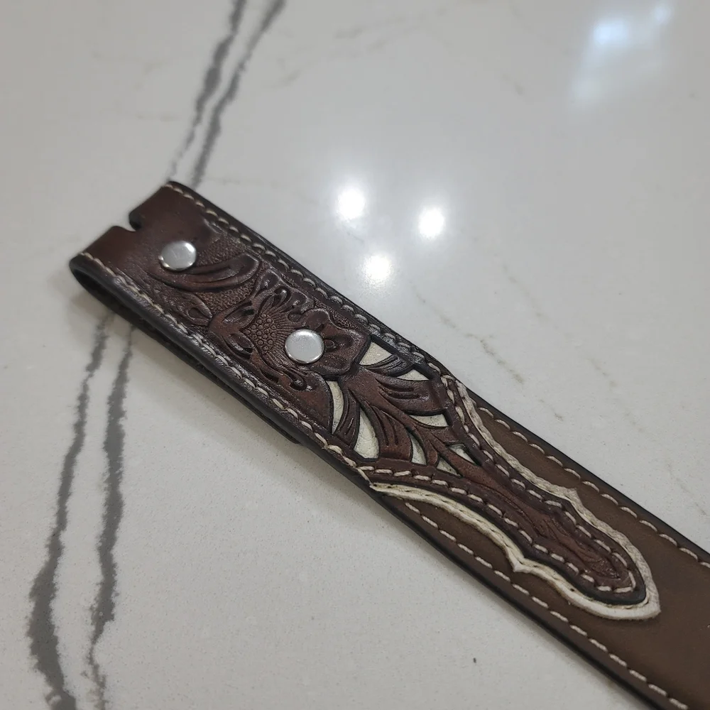 Nocona tooled leather blend belt 31